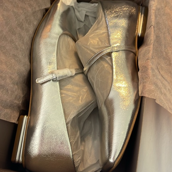 NIB Franco Sarto Tinsley Silver Mary Jane Flat size 10 - Picture 2 of 4